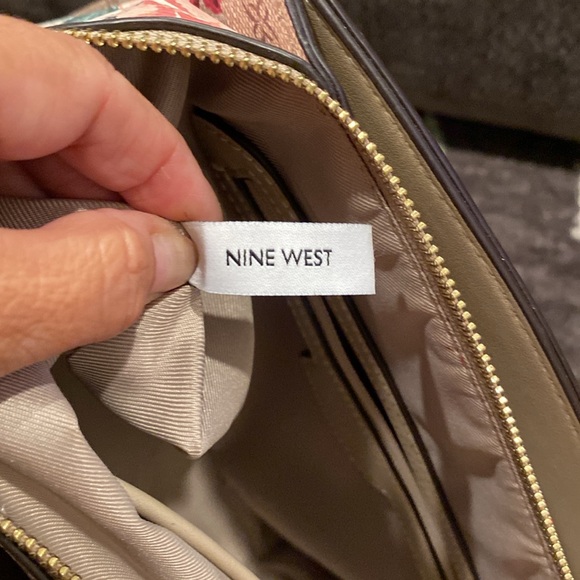 Nine West floral crossbody/shoulder top zip satchel - Picture 7 of 10